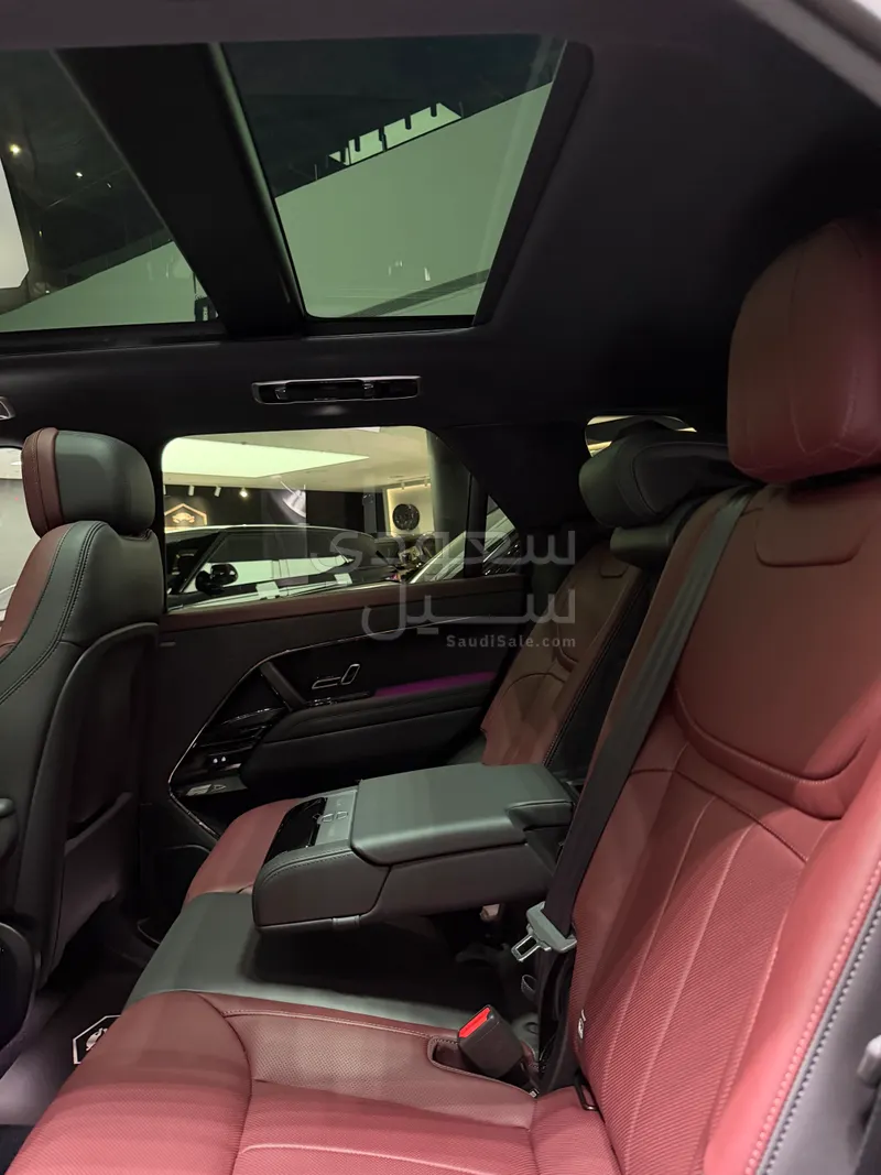 2025 لاند روفر رينج روفر سبورت اتش اس اي