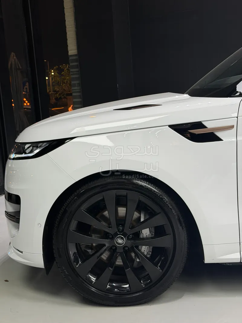 2025 لاند روفر رينج روفر سبورت اتش اس اي