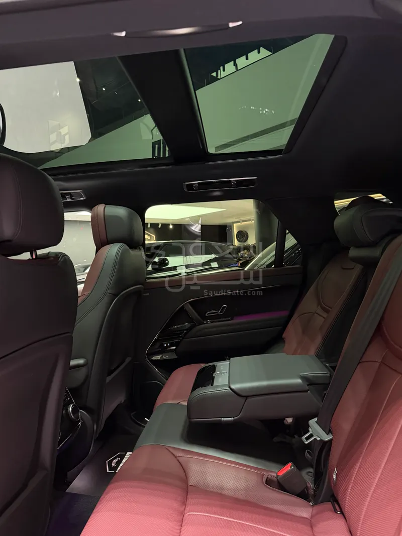 2025 لاند روفر رينج روفر سبورت اتش اس اي