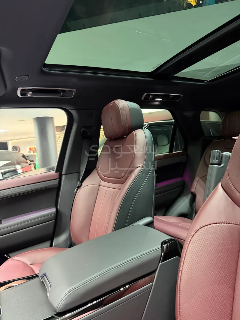 2025 لاند روفر رينج روفر سبورت اتش اس اي