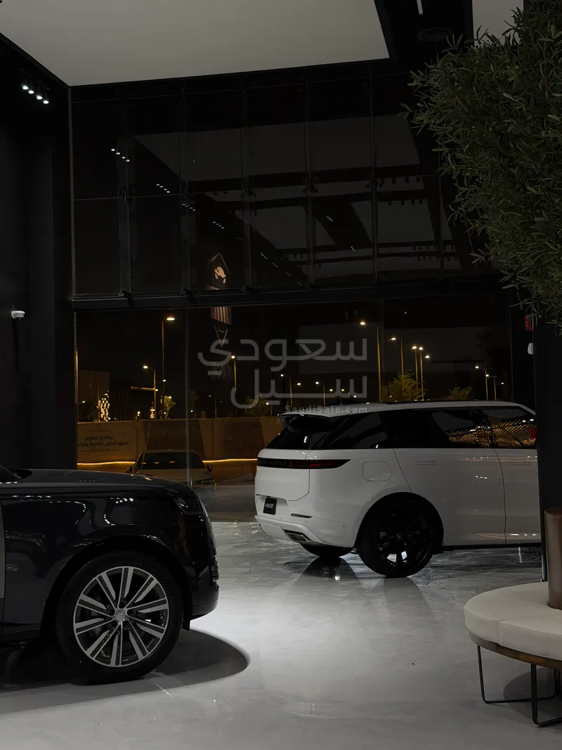 2025 لاند روفر رينج روفر سبورت اتش اس اي