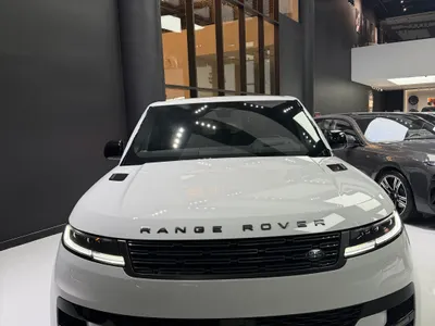 2025 لاند روفر رينج روفر سبورت اتش اس اي