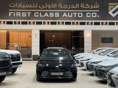 2025 تويوتا كامري جي ال اي