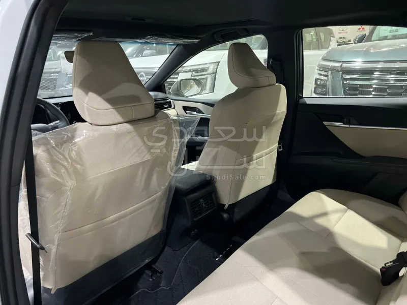 2025 تويوتا كامري ال اي