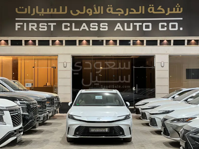 2025 تويوتا كامري ال اي