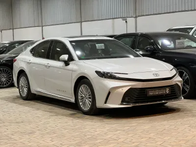 2025 تويوتا كامري ال اي