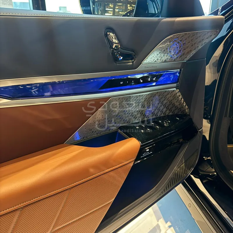 2025 بي ام دبليو الفئة السابعة 760 إل أي