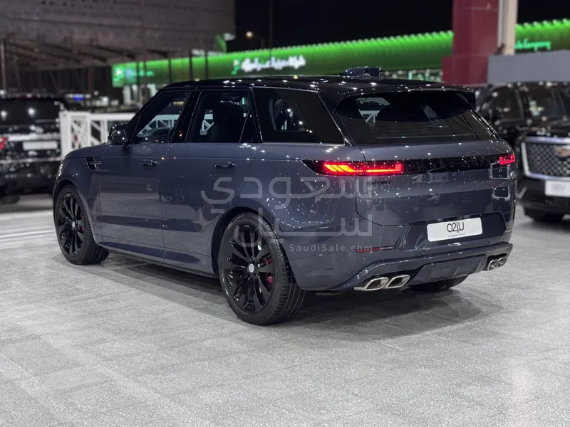 2023 لاند روفر رينج روفر سبورت فيرست اديشن