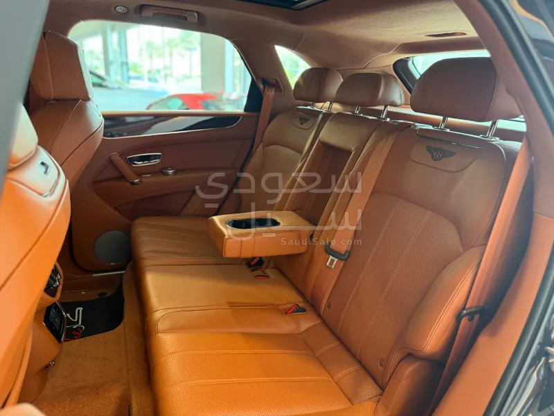 2020 بنتلي بنتايجا