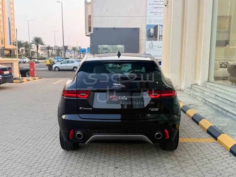 2019 جاكوار اي-بيس