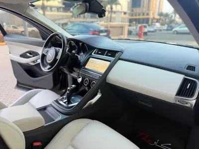 2019 جاكوار اي-بيس