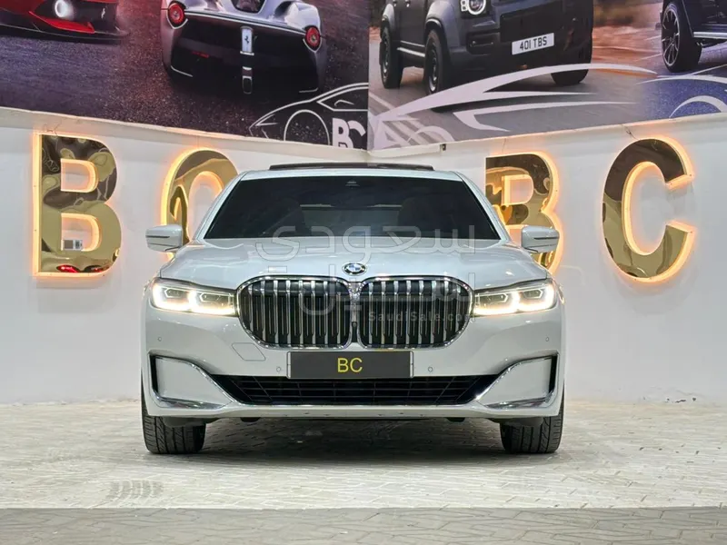 2020 بي ام دبليو الفئة السابعة 730 إل أي