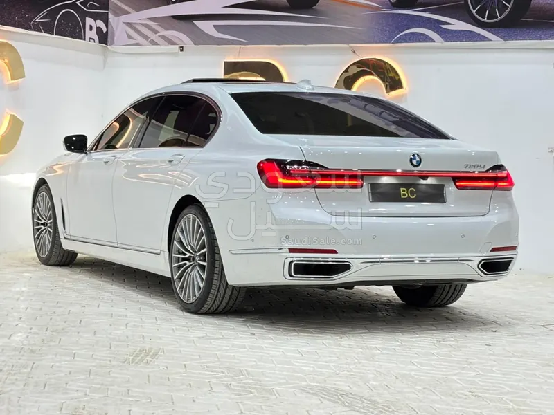 2020 بي ام دبليو الفئة السابعة 730 إل أي