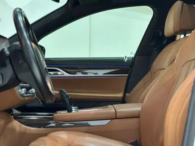 2020 بي ام دبليو الفئة السابعة 730 إل أي