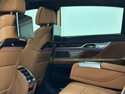 2020 بي ام دبليو الفئة السابعة 730 إل أي