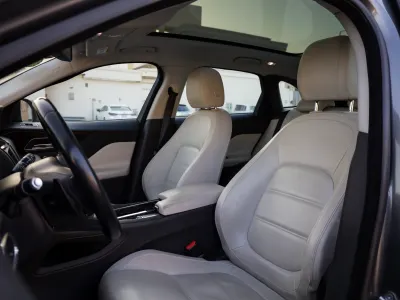 2017 جاكوار اف-بيس