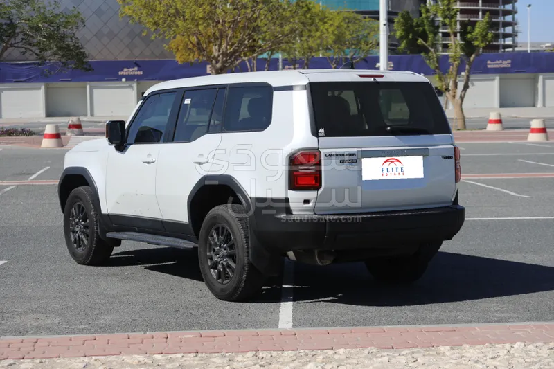 2024 تويوتا برادو تي اكس