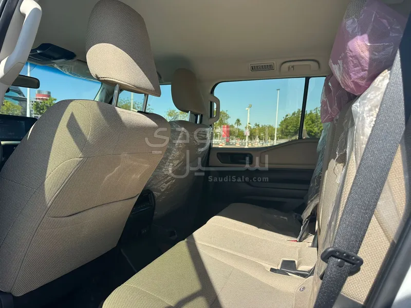 2024 تويوتا برادو تي اكس