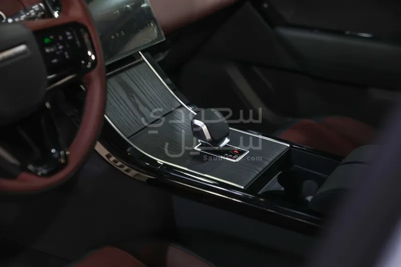 2025 لاند روفر رينج روفر فيلار اتش اس اي