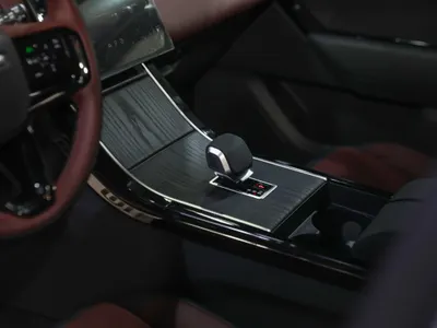 2025 لاند روفر رينج روفر فيلار اتش اس اي