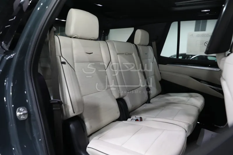 2025 كاديلاك اسكاليد سبورت