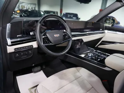 2025 كاديلاك اسكاليد سبورت