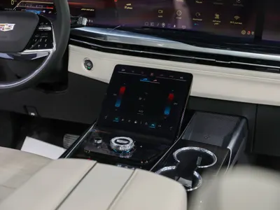 2025 كاديلاك اسكاليد سبورت