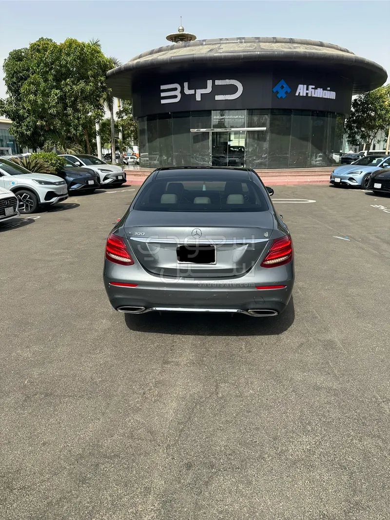2020 مرسيدس - بنز إي 300