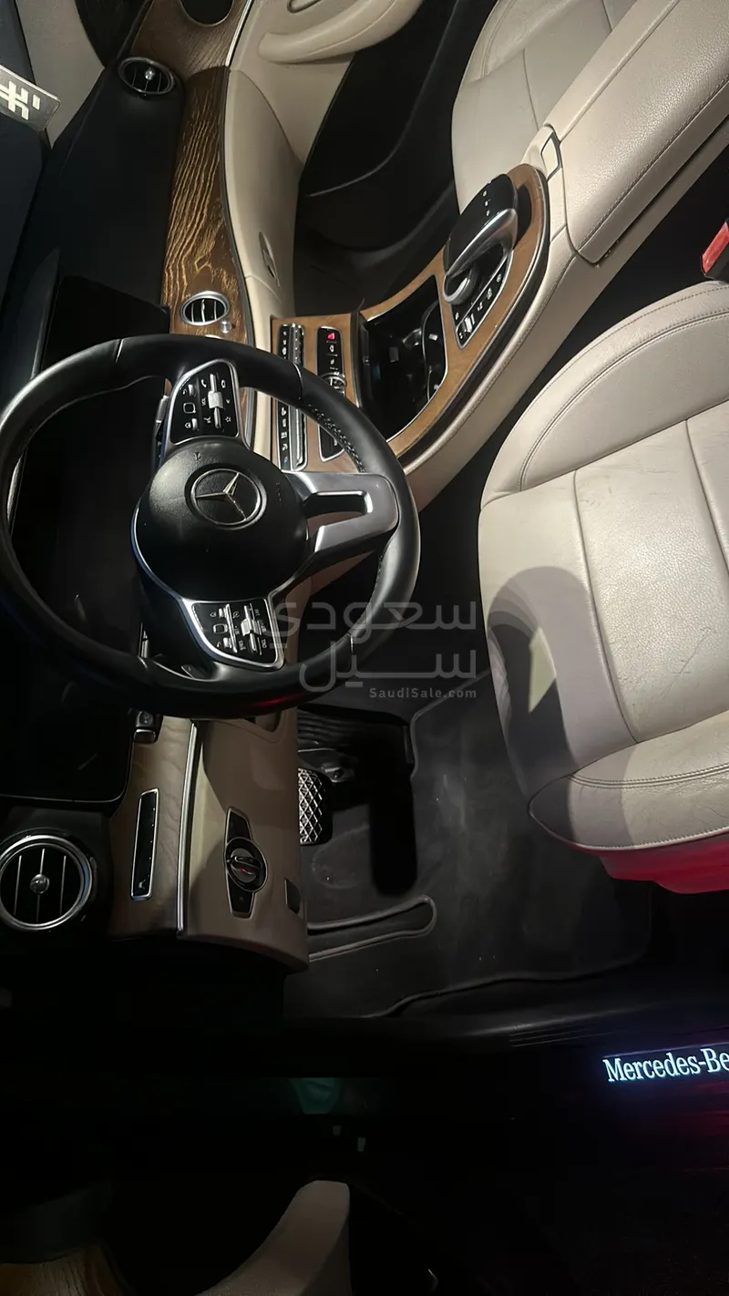 2020 مرسيدس - بنز إي 300