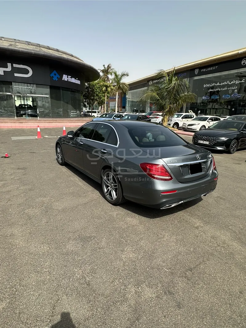 2020 مرسيدس - بنز إي 300