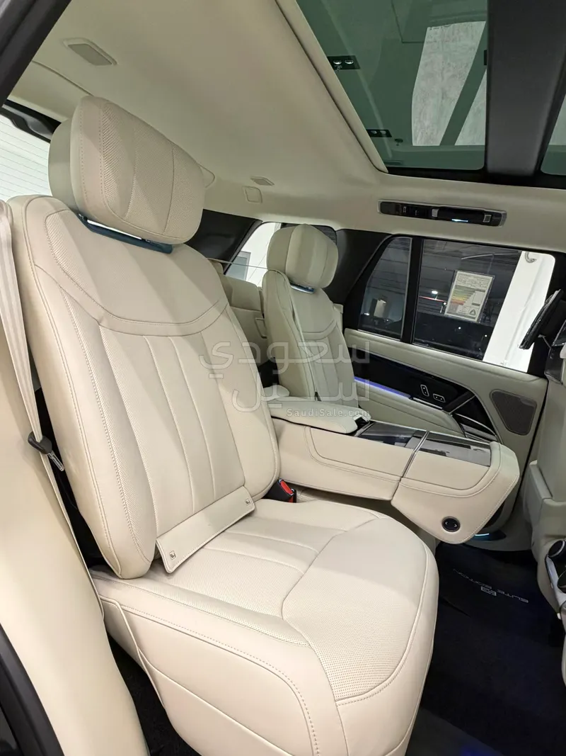 2025 لاند روفر رينج روفر اوتوبيوغرافي