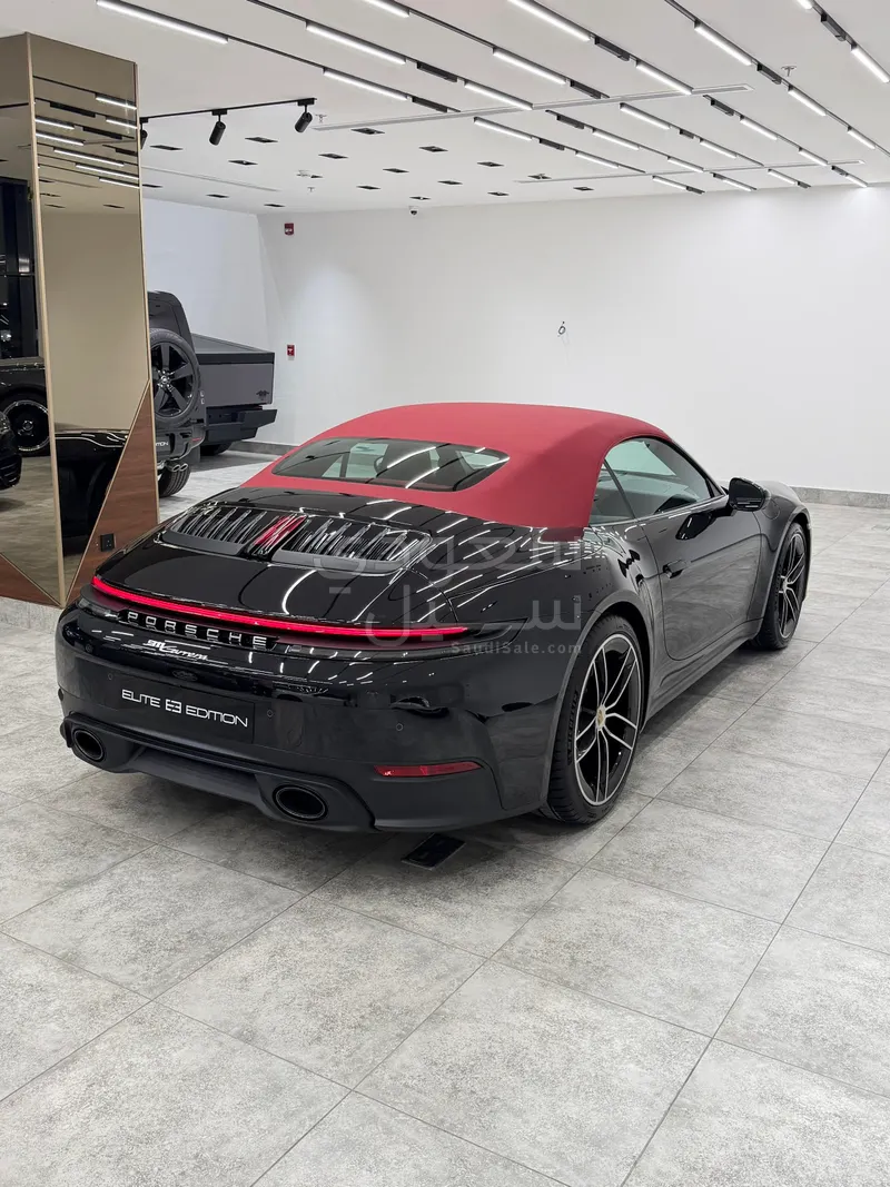 2025 بورش 911 كاريرا