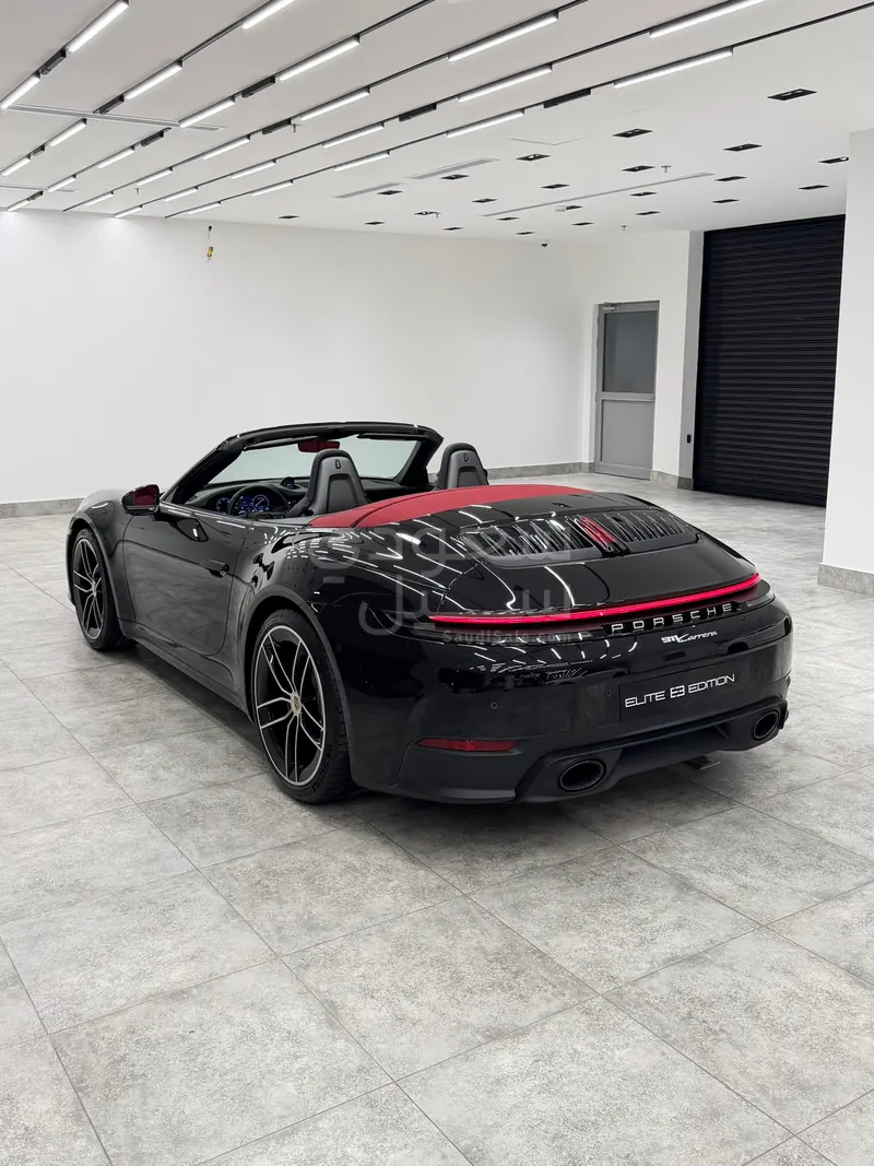 2025 بورش 911 كاريرا