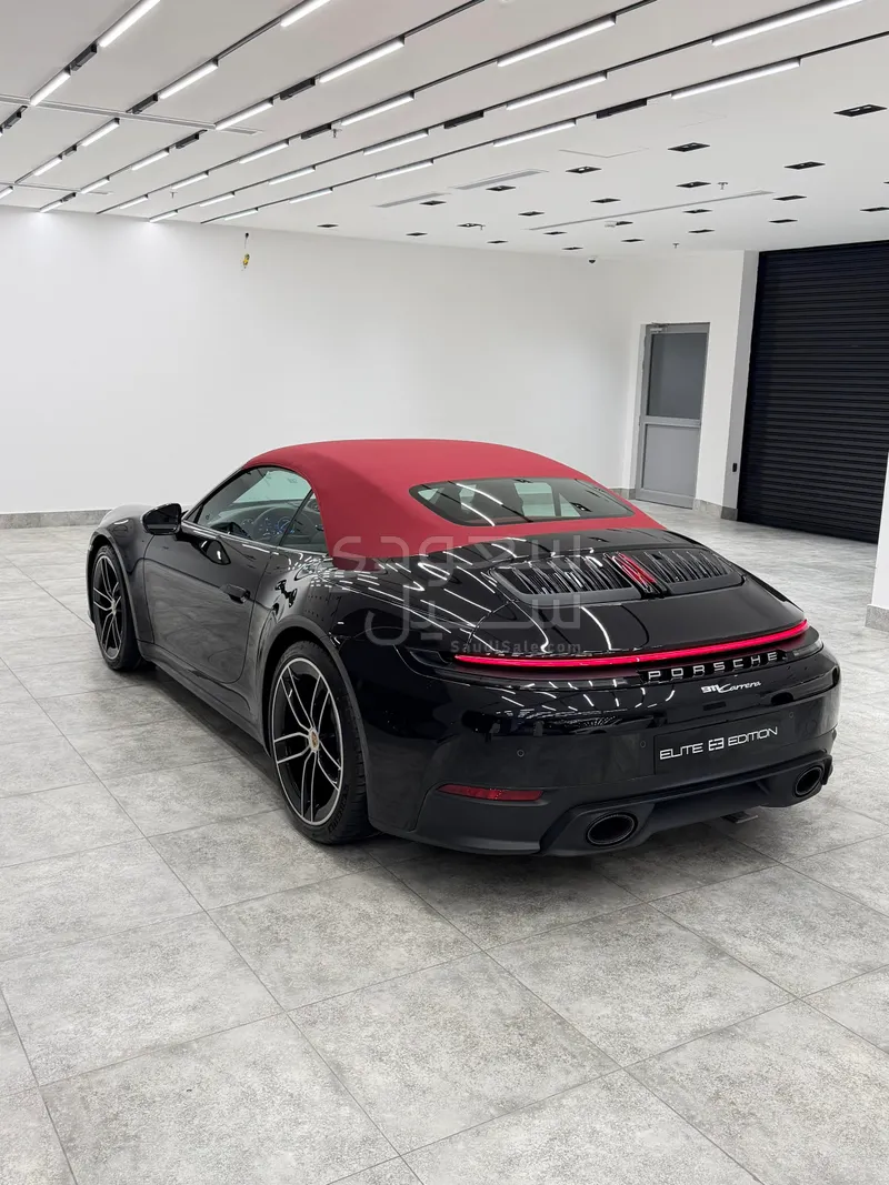 2025 بورش 911 كاريرا