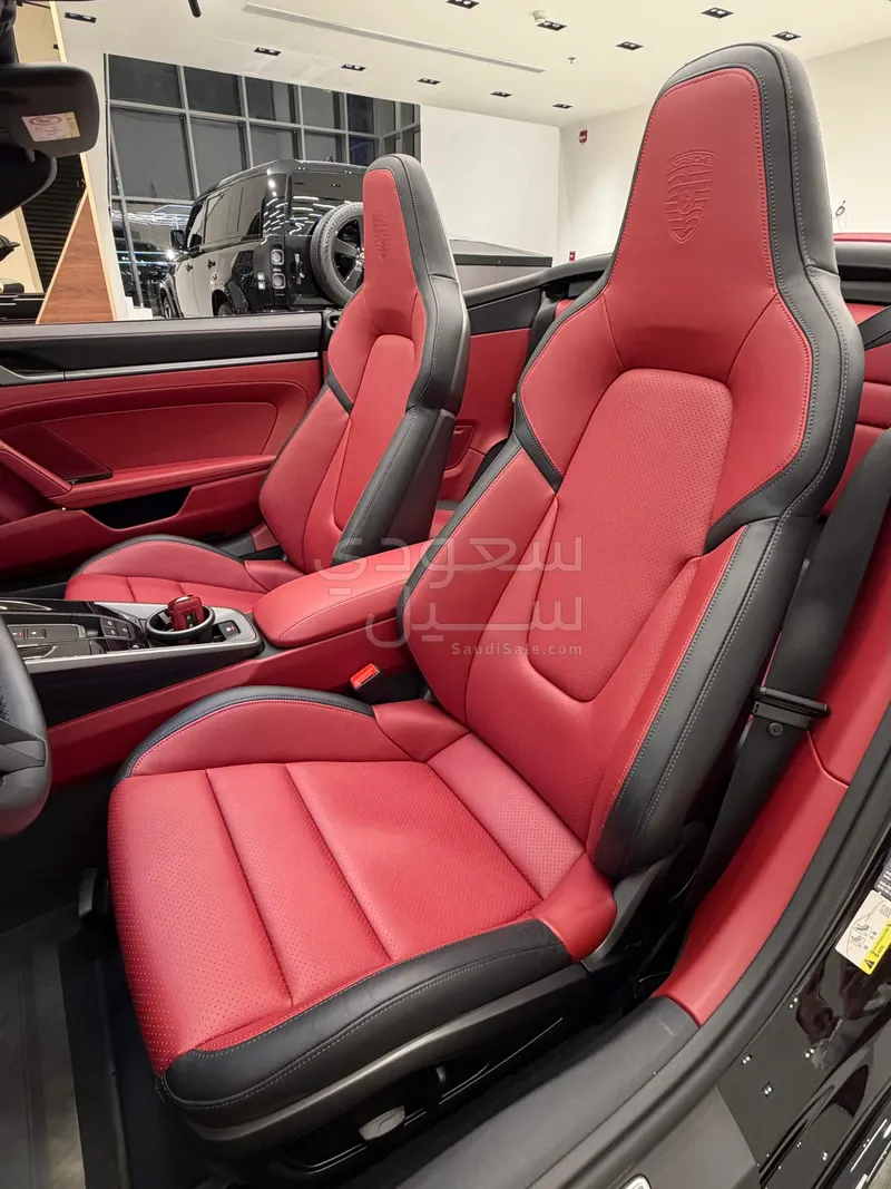 2025 بورش 911 كاريرا