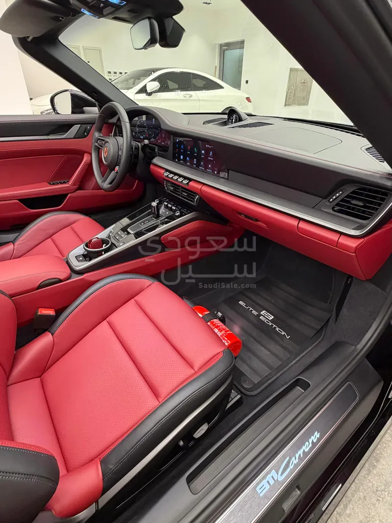 2025 بورش 911 كاريرا
