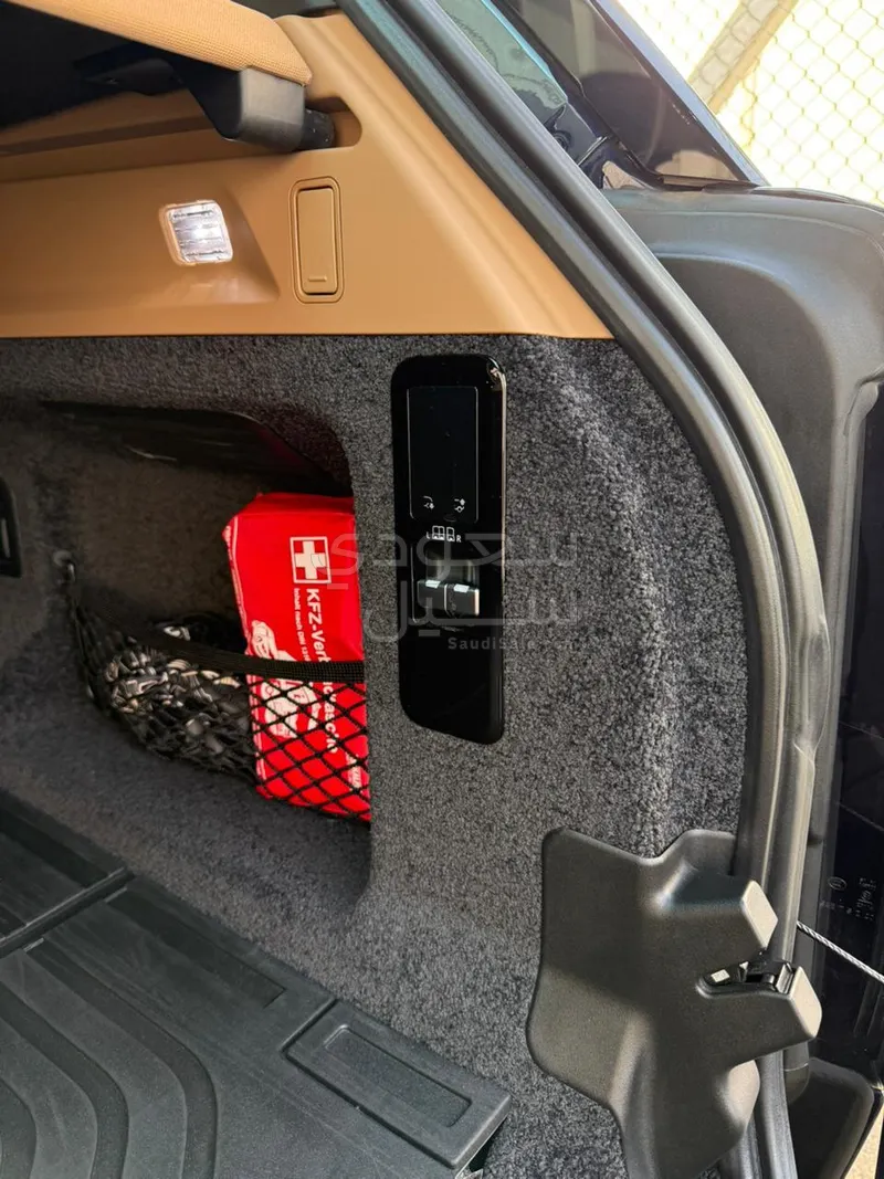 2023 لاند روفر رينج روفر اتش اس اي