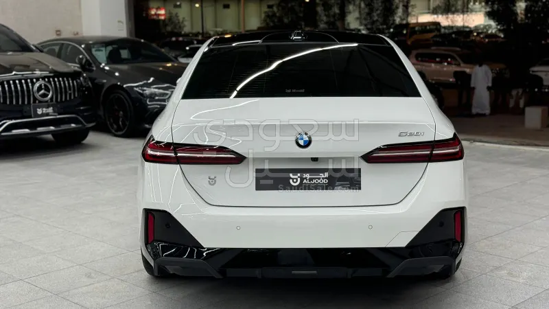 2024 بي ام دبليو الفئة الخامسة 520 أي