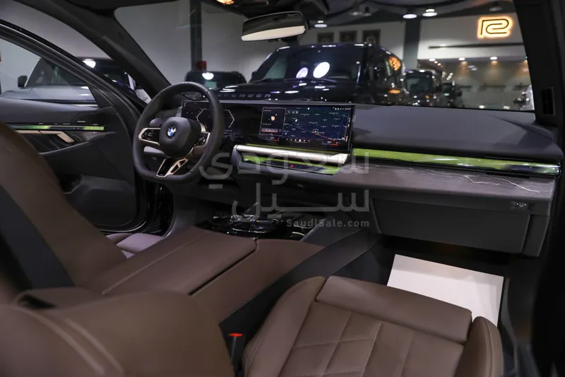 2026 بي ام دبليو الفئة الخامسة 520 أي