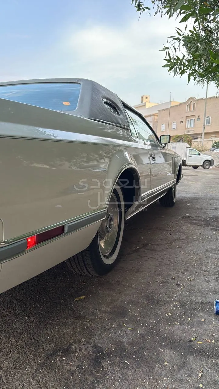 1978 لنكولن كونتيننتل