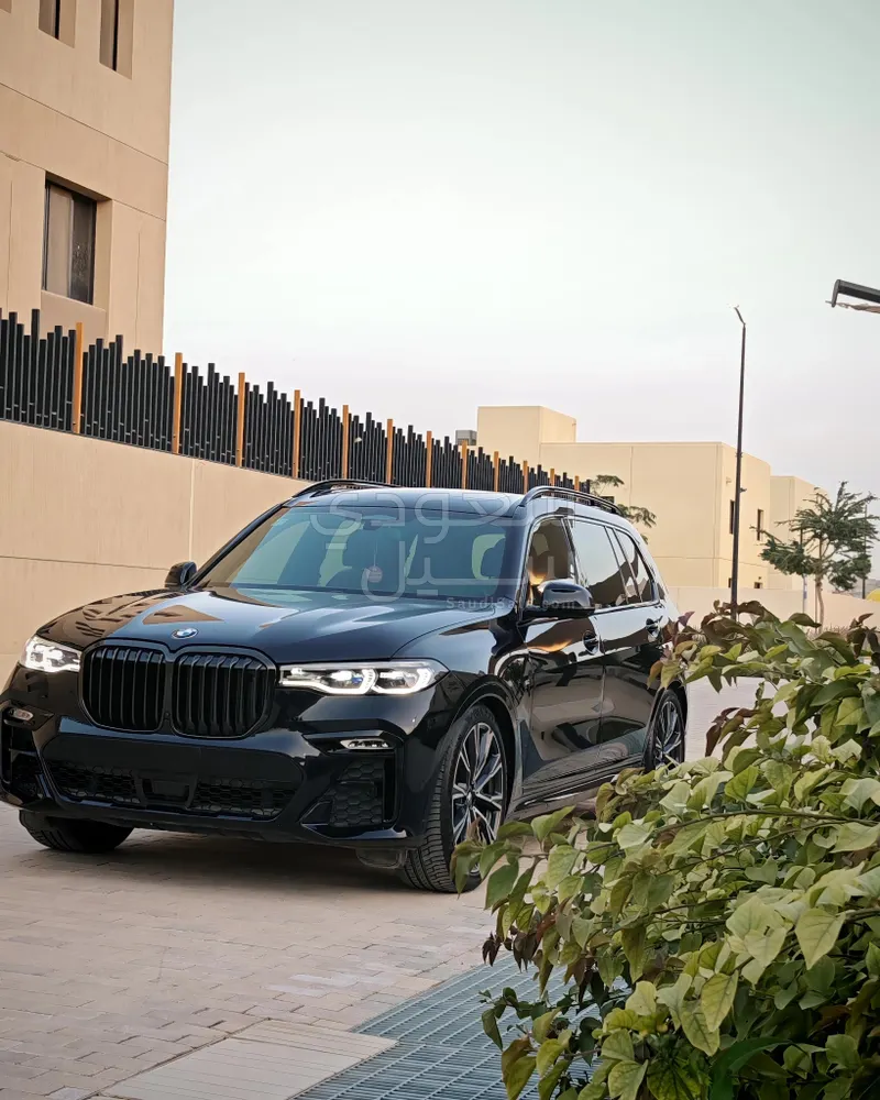 2021 بي ام دبليو الفئة اكس 7 إم كت