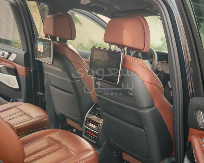 2021 بي ام دبليو الفئة اكس 7 إم كت