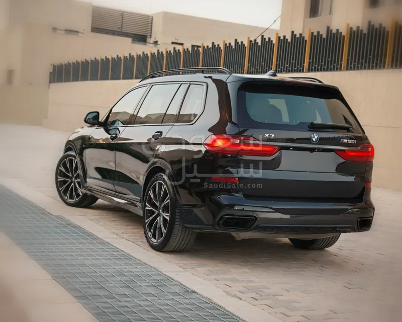 2021 بي ام دبليو الفئة اكس 7 إم كت