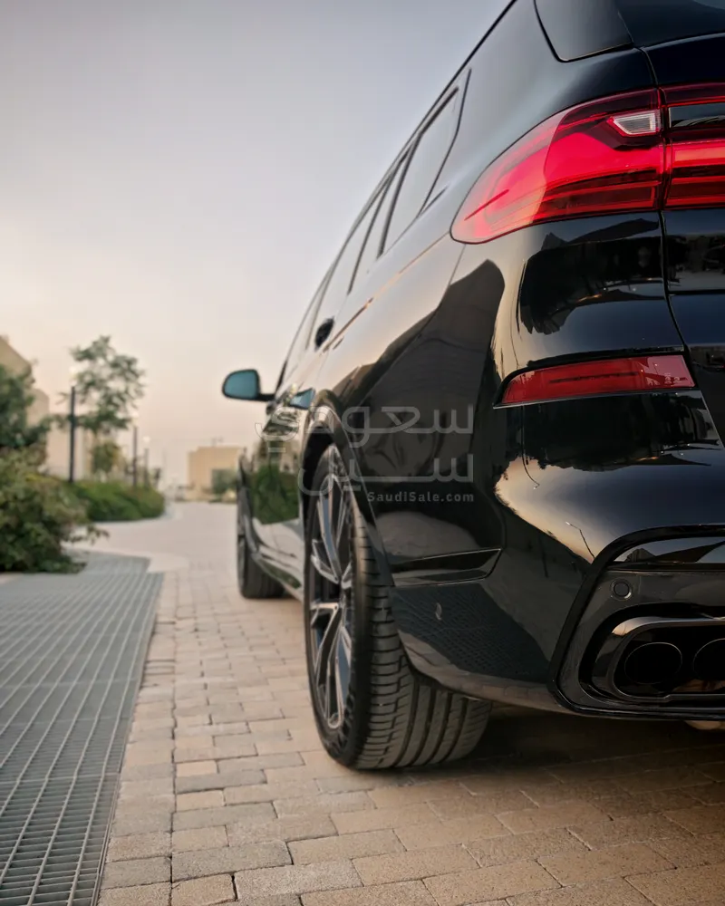 2021 بي ام دبليو الفئة اكس 7 إم كت