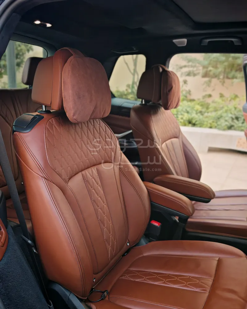 2021 بي ام دبليو الفئة اكس 7 إم كت