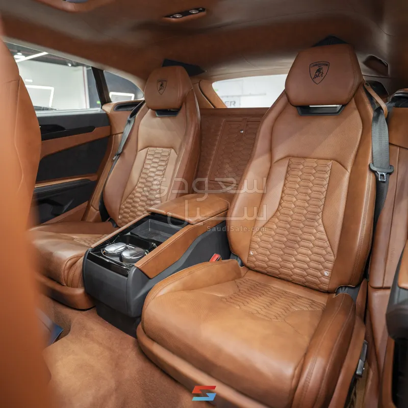 2021 لمبرجيني اوروس