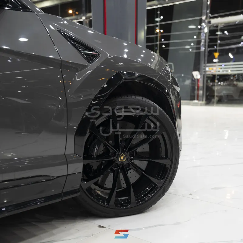 2021 لمبرجيني اوروس