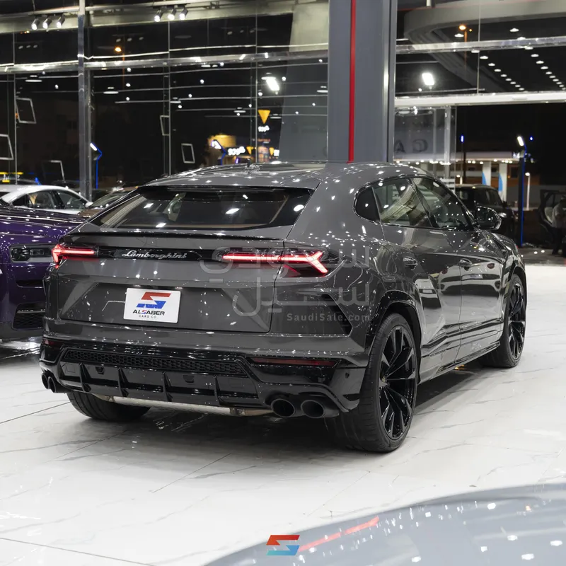 2021 لمبرجيني اوروس