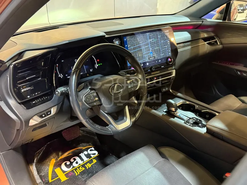 2023 لكزس أر إكس 350