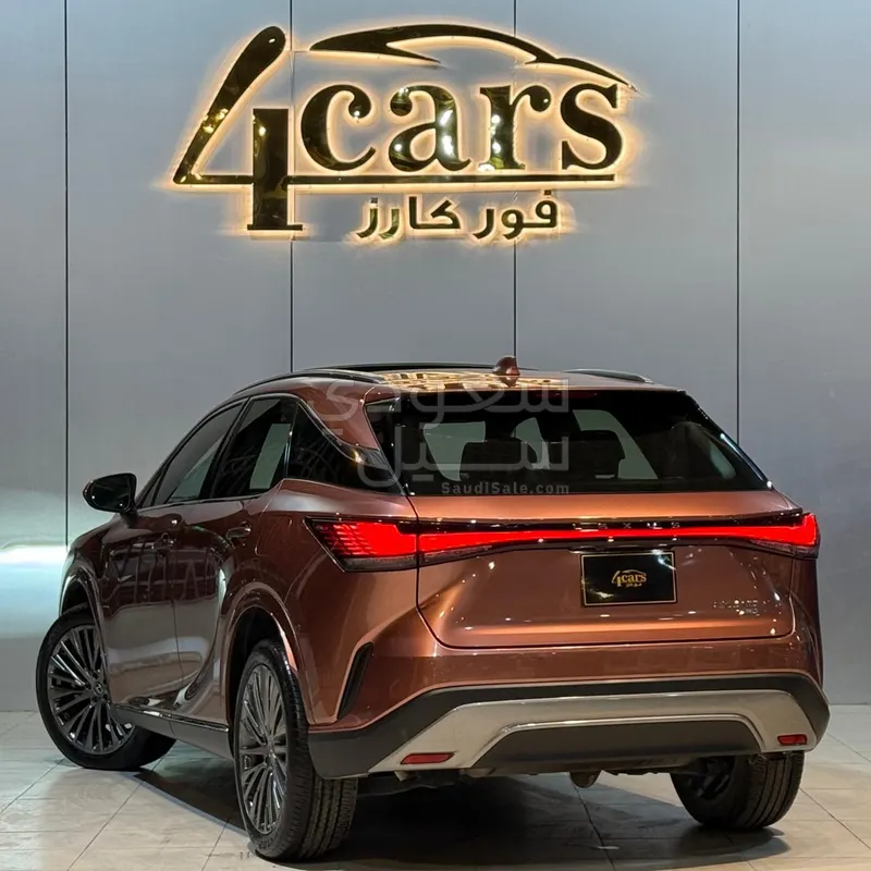 2023 لكزس أر إكس 350